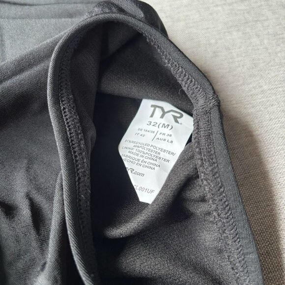 TYR Women's Durafast One Diamondfit Swimsuit, Black/Size 32 - Picture 5 of 7